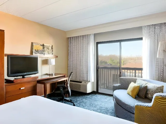 غرفة ديلوكس بسرير كينج بشرفة، Sonesta Select Philadelphia Airport 3/6