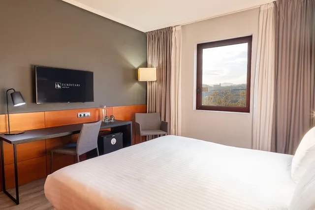 غرفة ديلوكس بسريرين منفصلين، Silken Amara Plaza 4/5