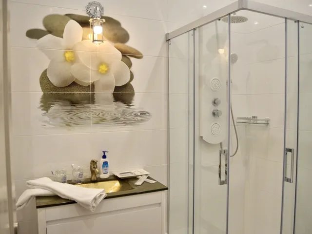 جناح بسرير كينج بشرفة بجاكوزي، HOTEL PALACIO TORRE DE RUESGA 4/5