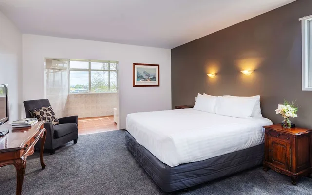 جناح بسرير كينج بغرفة نوم واحدة، Arawa Park Hotel Rotorua 1/6