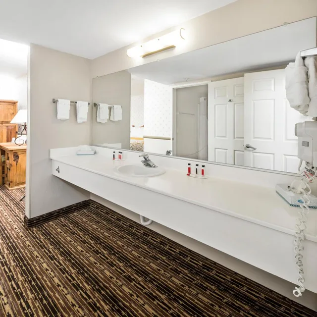 جناح بسرير كينج بغرفة نوم واحدة، Days Inn By Wyndham Lebec 3/4