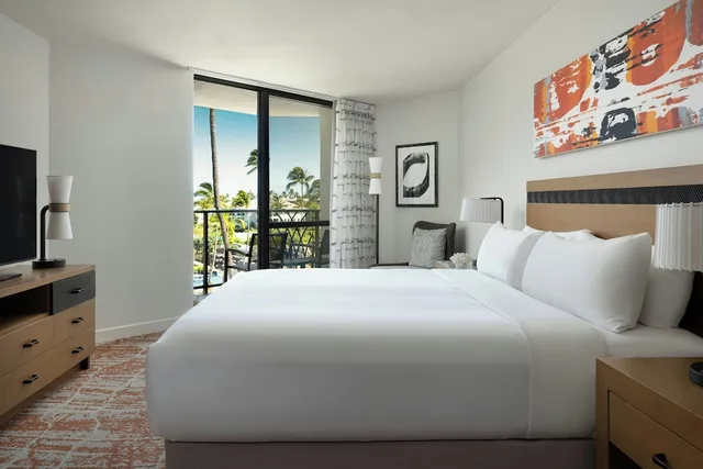 جناح بسرير كينج بإطلالة على البحر بشرفة بغرفة نوم واحدة مع أريكة، Marriotts Waikoloa Ocean Club 2/5