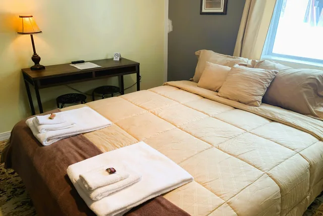Cottage, Queen Bed, River Front, Kitchenette، Love Hotels St John River at Fort Kent ME 1/10
