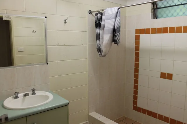 2 Bedrooms, Apartment, 1 Double and 3 Single Beds، Oasis Inn Apartments 3/4