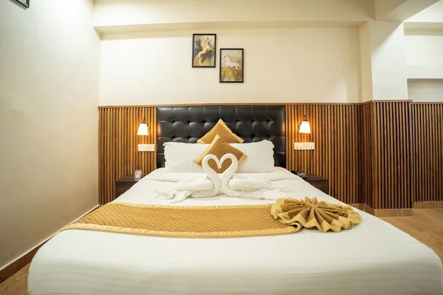 غرفة بريميوم بسرير كوين، Hotel Mainak 1/10