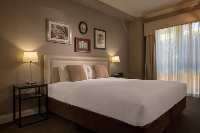 شقة بسريرين منفصلين وسرير كينج وسرير بطابقين بـ3 غرف نوم مع أريكة، Majestic Old Lion Apartments 1/5