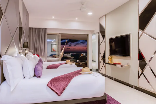 2 Bedrooms, Ultra, Connecting, Suite, 1 King and 2 Double Beds، Hotel Mousai Puerto Vallarta Adults Only 4/9