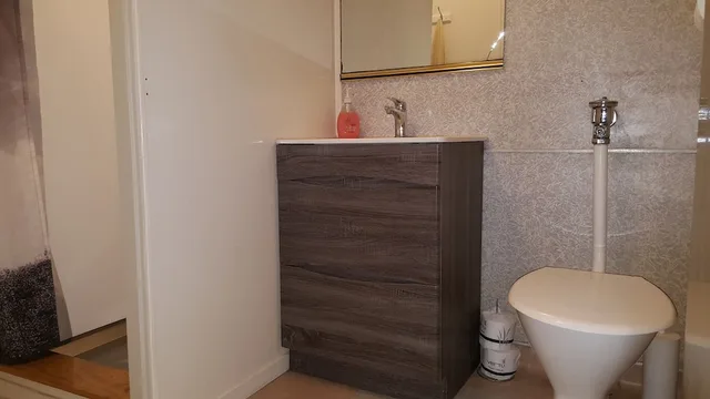 Suite, 1 Double and 1 Single Bed, Queen Bed, Annex, Ariki Backpackers 10/10