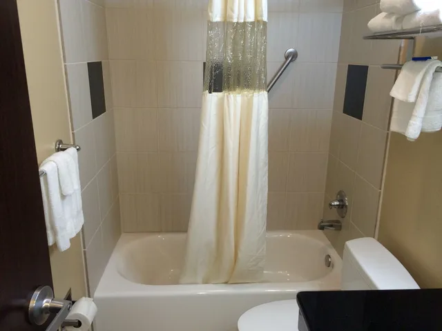 غرفة قياسية بسريرين كوين بإطلالة على المدينة، Cityview Inn And Suites 5/5