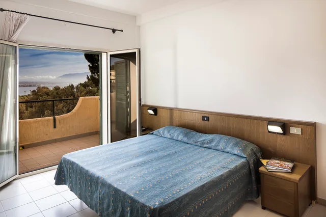 غرفة بسرير مزدوج أو سريرين منفصلين بإطلالة على البحر، CDSHotels Terrasini 1/1