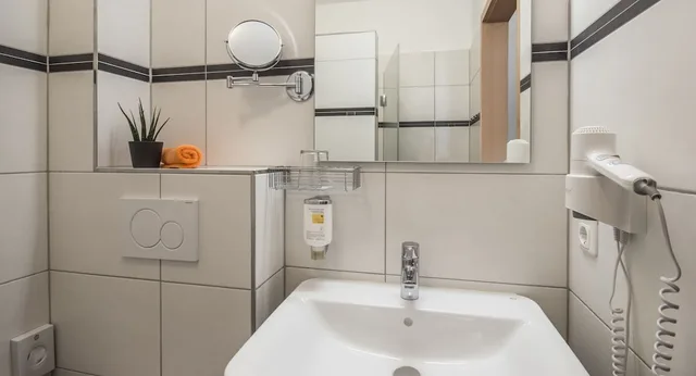 غرفة مفردة، GS Hotel 13/13