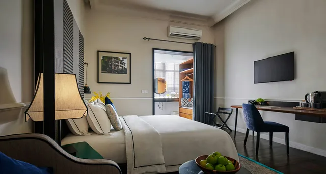 Premium, Deluxe, The Edison George Town 1/1