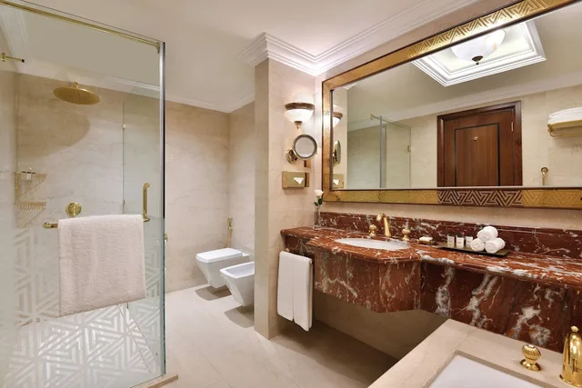 Deluxe, King Bed, Sea View, Balcony, Sheraton Grand Doha Resort & Convention Hotel 5/5