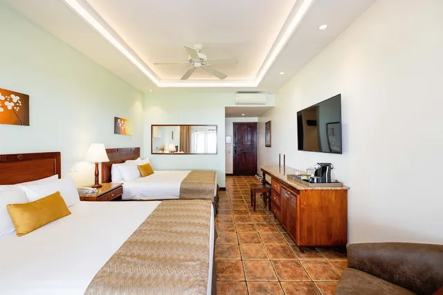 Sunset, 2 Queen Beds, Ocean View, Tamarindo Diria Beach Resort 4/10