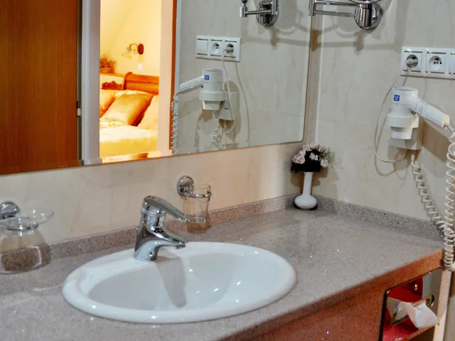 غرفة سوبيريور بسرير كوين، Hotel Opera Prague 7/8
