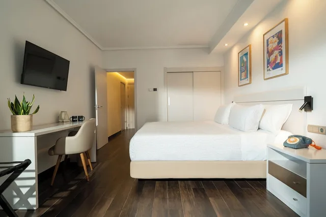 Innside, Twin Beds, King Bed, Harbour View, Sofa، Innside By Melia Alicante Porta Maris 1/10