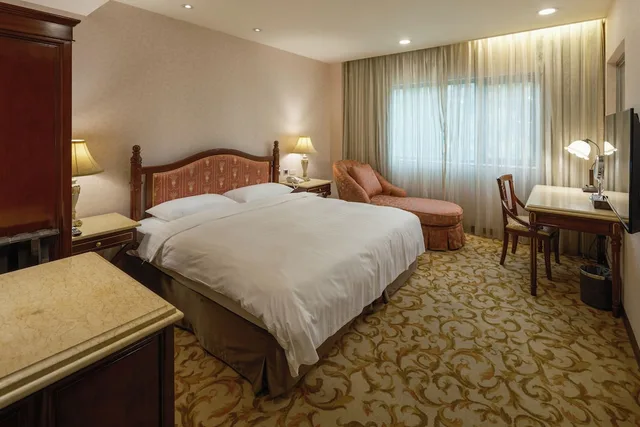 غرفة ديلوكس بسرير كوين، Grand Pleasure Spring Hotel 2/3