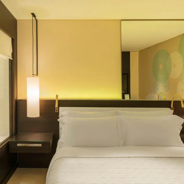 غرفة سوبيريور ديلوكس بسرير كينج بإطلالة على البحر، Le Royal Meridien Beach Resort & Spa 1/3