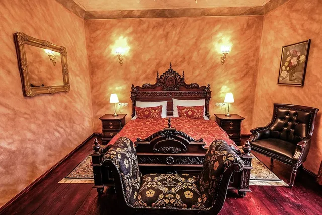 Suite, 1 King and 1 Single Beds, Hotel Ebersbach 3/8