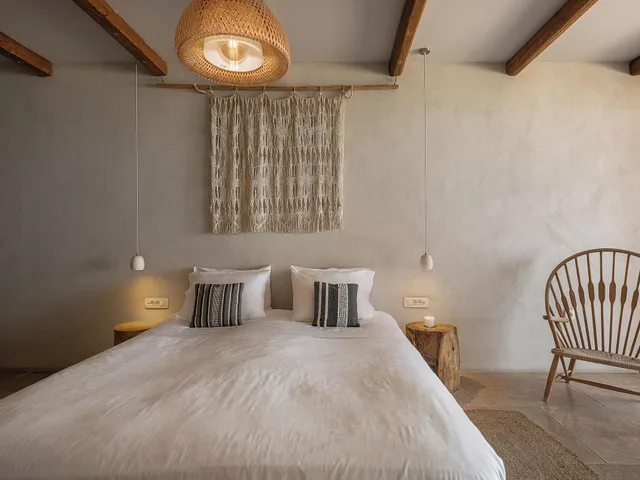 غرفة بسرير مزدوج بإطلالة على البحر بشرفة، The Theodore Boutique Hotel 2/8
