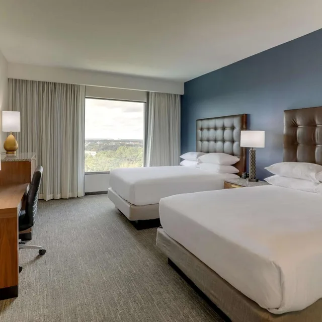 Suite, Queen Bed, Fireworks View, Sofa، Drury Plaza Hotel Orlando - Disney Springs Area 1/3