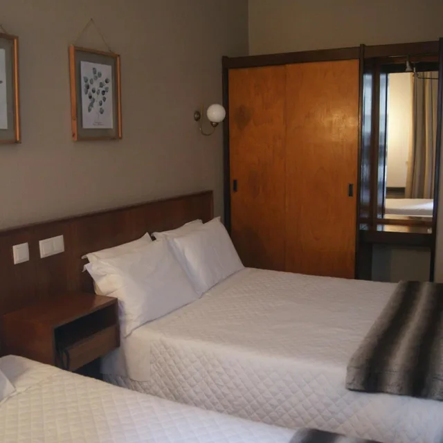 غرفة ثلاثية، Hotel Chique 9/10