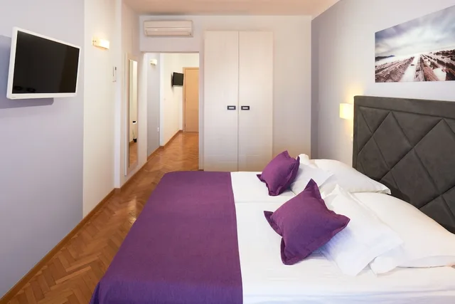 غرفة سوبيريور بسرير مزدوج بإطلالة على البحر بشرفة، Hotel Fortuna 2/5