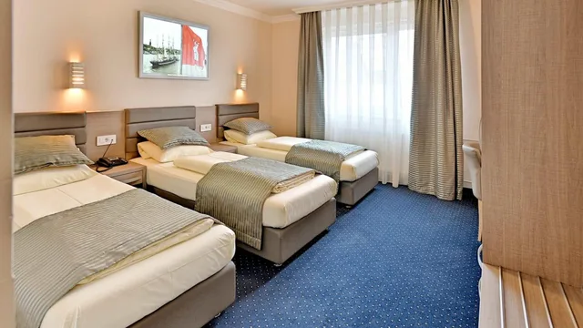 غرفة ثلاثية، St. Joseph Hotel 1/6