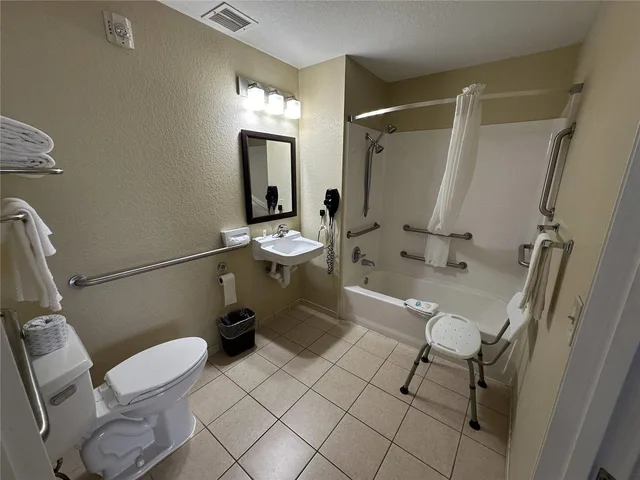 Efficiency, King Bed, Accessible، MainStay Suites Coralville - Iowa City 4/8