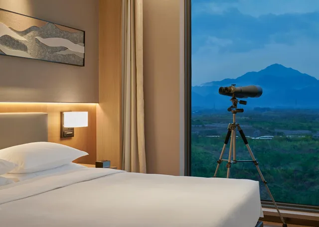 Specialty, King Bed, Hyatt Place Huangshan Train Station 1/3