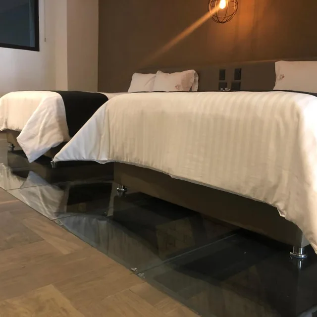 غرفة بسريرين منفصلين بحوض استحمام، Hotel Isabel Unico 10/10