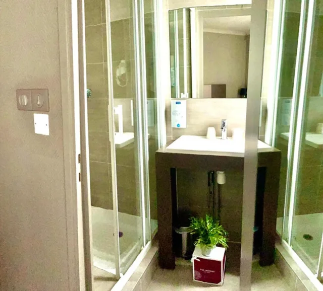 غرفة بسرير مزدوج، Hotel Kyriad Vichy 6/8