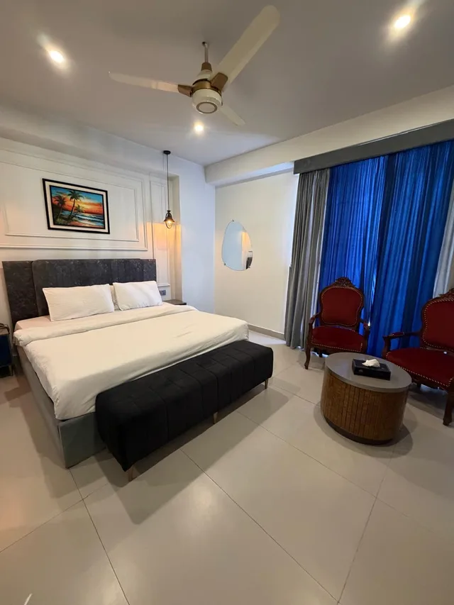 جناح بسرير كوين، Sea Shell Legacy Hotel 1/1