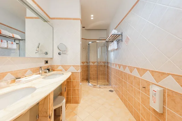 Deluxe, Suite, King Bed, Sea View, Sofa, Aragosta Hotel 3/5