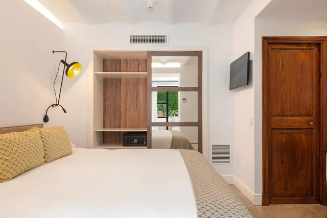 غرفة ديلوكس بسرير مزدوج بإطلالة على المسبح، Hotel Can Quetglas 2/10