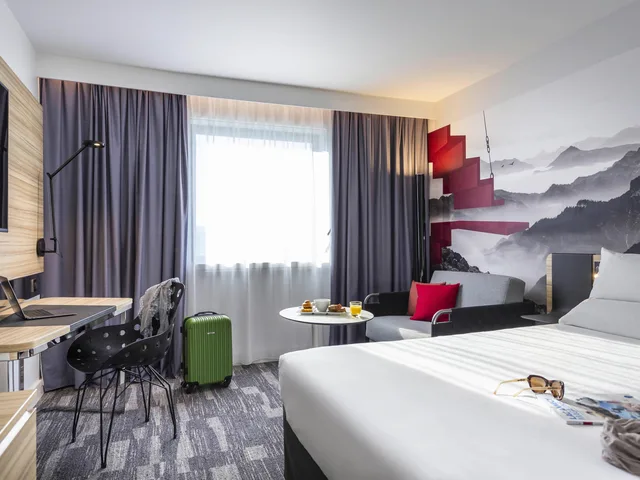 Classic, Family, Double Bed, Sofa, Novotel Annecy Centre 1/8