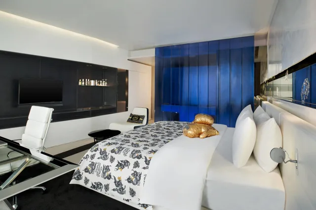 غرفة بسرير كينج بإطلالة على المدينة، W Bangkok Hotel 1/1