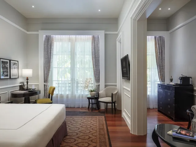 Colonial, Suite, King Bed, Raffles Hotel Le Royal 6/10