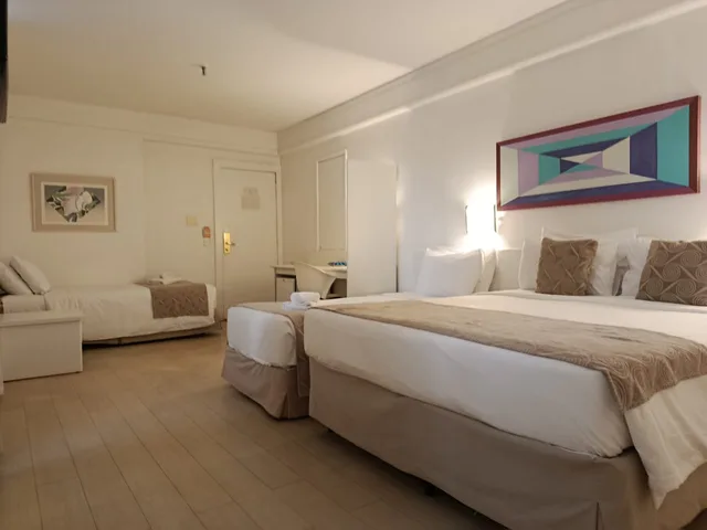 غرفة سوبيريور رباعية، Boulevard Plaza Hotel 4/10
