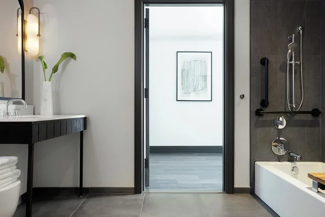 جناح استوديو بسرير كينج لذوي الإعاقة، Kimpton Shane Atlanta, an IHG Hotel 4/4