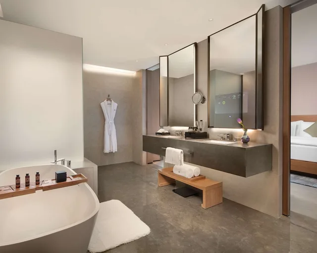 جناح تنفيذي بسرير كينج، Grand WUJI Hotel, in The Unbound Collection by Hyatt 3/3