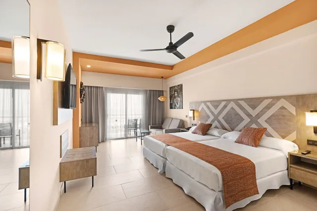 غرفة بسرير مزدوج مع أريكة، Hotel Riu Baobab 2/3