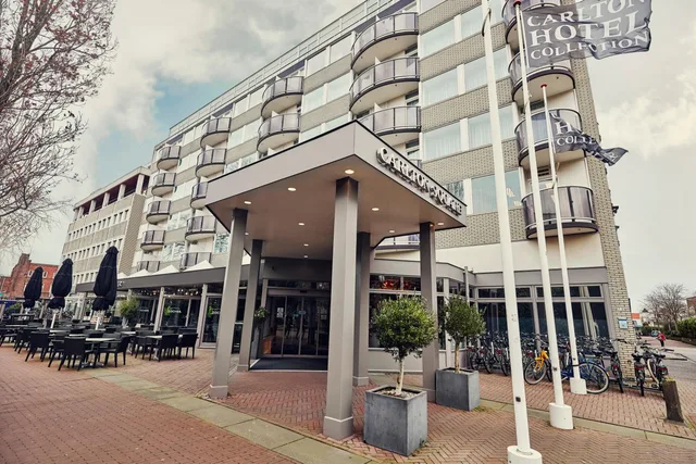 جناح بحوض استحمام، Carlton Square Hotel 1/2