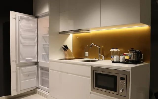 جناح بسرير كينج بغرفة نوم واحدة بمطبخ للمدخنين، ستايبريدج سويتس الخبر(Staybridge Suites Al Khobar) 10/10