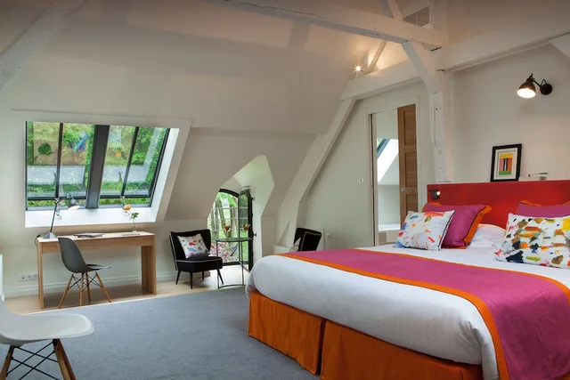 Pavilion, Queen Bed، Domaine de la Tortiniere 1/10