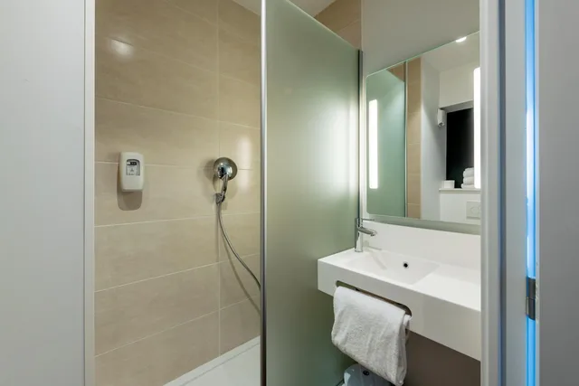 غرفة بسرير كوين، B&B Hotel Bordeaux Centre Gare Saint-Jean 10/10