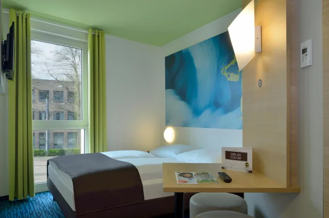 Room, Double Bed, B&B Hotel Krefeld 1/1