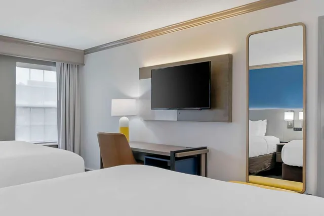 غرفة بسريرين كوين، Comfort Inn Plainwell, MI 3/4