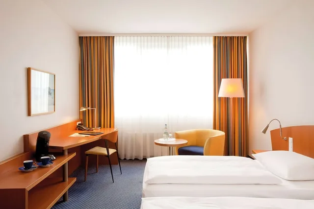 غرفة ديلوكس بسرير مزدوج، Vienna House by Wyndham Baltic Stralsund 1/4