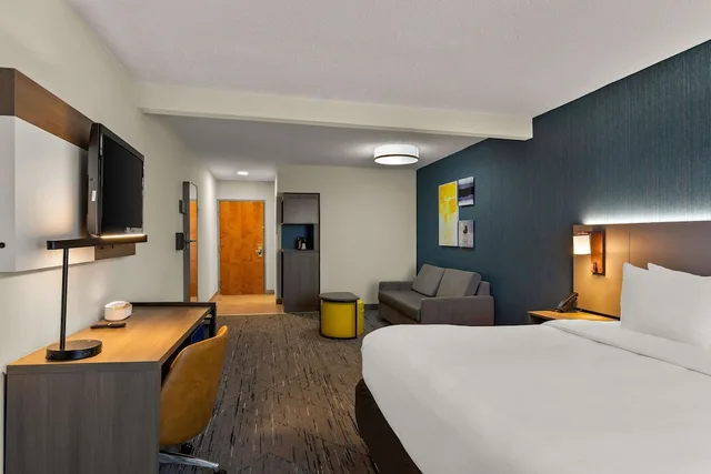 Suite, King Bed, Comfort Inn & Suites Ashland - Richmond North 1/4